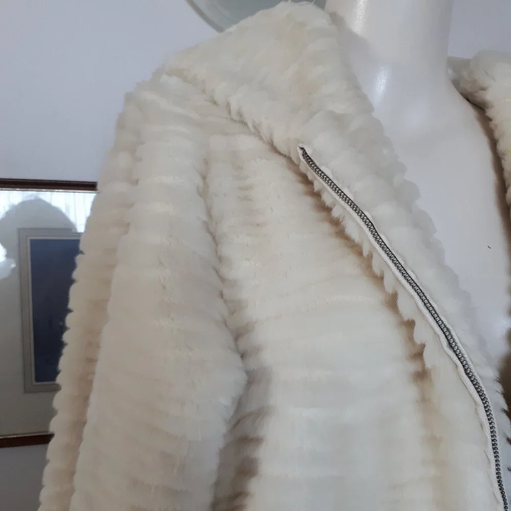 Gorgeous Faux Fur Ivory Jacket by Incognita - Sz. M - Picture 3 of 7